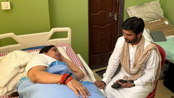 Vinay Guruji Meet Minister Lakshmi Hebbalkar In Belagavi Hospital