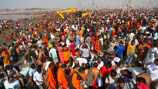 Massive Traffic Jam for Hundreds Of Kilometers Due To Prayagraj Maha Kumbh Mela