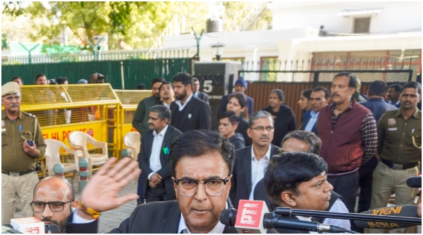 arvind kejriwal anti corruption bureau notice allegations