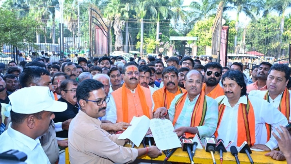 Basanagouda Patil Yatnal Team Heads To Delhi For BJP State President Talks