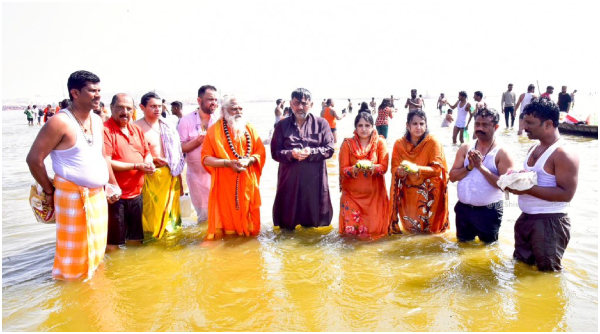 dk shivakumar holy dip maha khumbh mela 2025