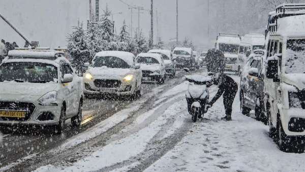 IMD Prediction Heavy Rain and Cold Wave Alert in Isolated place of few States Due Cyclone