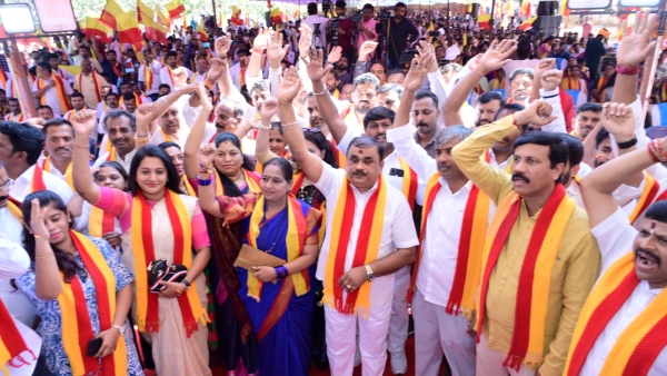 Kannada Activist TA Narayana Gowda Slams Politicians Over Attack On Conductor In Belagavi Kannada Activist TA Narayana Gowda Slams Politicians Over Attack On Conductor In Belagavi