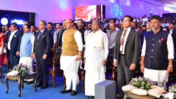Karnataka Receives 10 27 Lakh Crore Investment CM Siddaramaiah Counters BJP