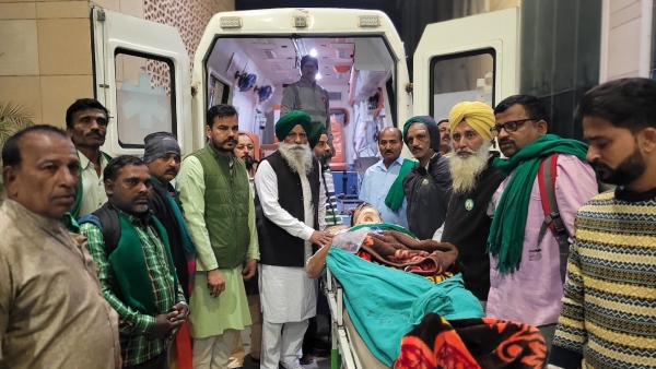 CM Siddaramaiah Arranges Air Ambulance For Farmer Leader Kuruburu Shanthakumar CM Siddaramaiah Arranges Air Ambulance For Farmer Leader Kuruburu Shanthakumar