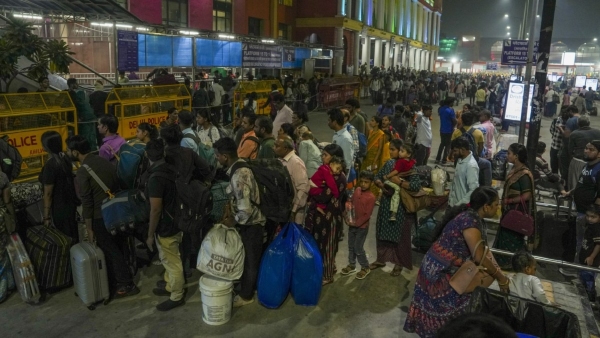 stampede at delhi railway station 18 dead - political dignitaries offer condolences