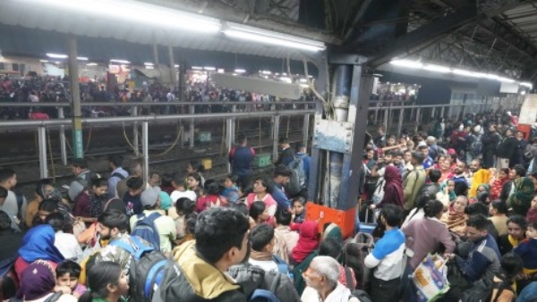 stampede at delhi railway station 18 dead - political dignitaries offer condolences