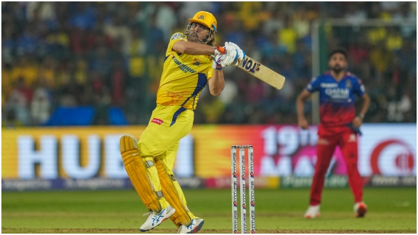 Ms dhoni doing this to score runs in ipl 2025 csk Ms dhoni doing this to score runs in ipl 2025 csk