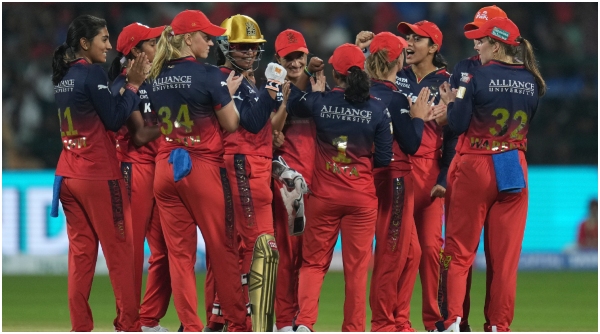 Mumbai indians win against rcb by 4 wickets in bengaluru wpl 2025 Mumbai indians win against rcb by 4 wickets in bengaluru wpl 2025