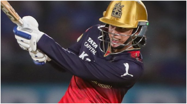 rcb defeated delhi capitals by 8 wickets smriti mandhana wpl 2025
