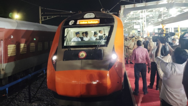 Bengaluru Kalaburagi Vande Bharat Train Schedule May Change Soon