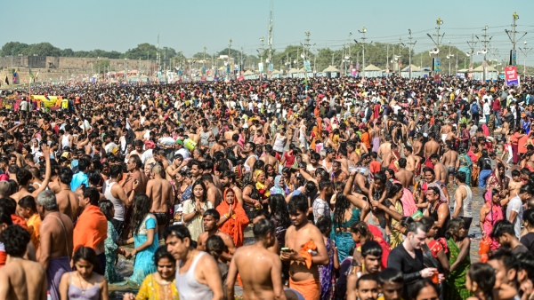 videos-of-women-bathing-at-kumbh-mela