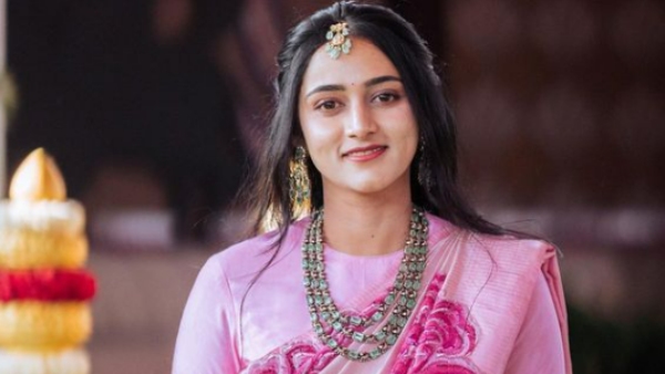 DK Shivakumar Daughter Aishwarya To Join Politics