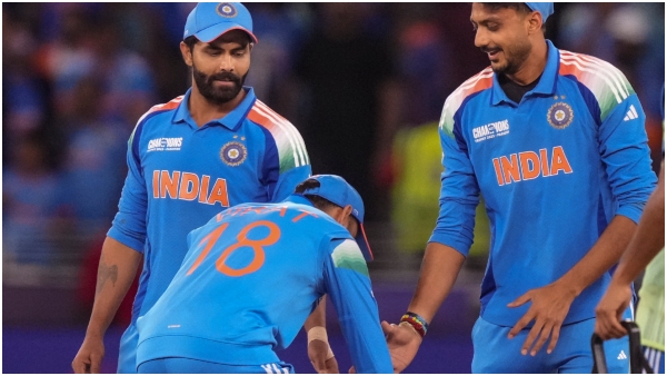 this is why virat kohli try touch axar patel feet india vs new zealand champions trophy 2025