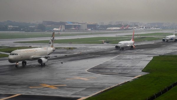 Bengaluru Rains Affected on Flight Operations 10 Shift Chennai from Bengaluru Airport