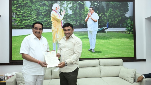 Chikkaballapur MP K Sudhakar Meets PM Modi For Drinking Water Solution Chikkaballapur MP K Sudhakar Meets PM Modi For Drinking Water Solution