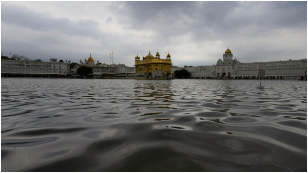 5 Injured man attacks people iron pipe amritsar golden temple 5 Injured man attacks people iron pipe amritsar golden temple