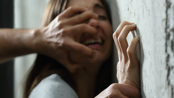 women were raped by pushing male tourists into canal near hampi in koppal one dead body found women were raped by pushing male tourists into canal near hampi in koppal one dead body found