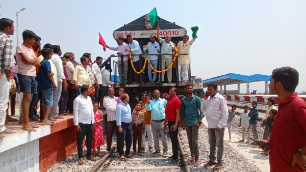 Gadag Wadi Railway Line Kushtagi Welcomes First Train
