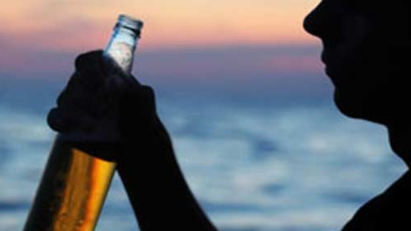 Karnataka Budget 2025 CM Siddaramaiah has given a big shock to liquor lovers