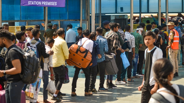 Stampede Like Situation At New Delhi Railway Station No Injuries