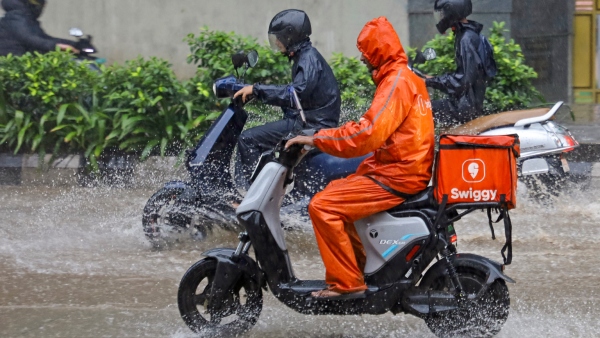 Karnataka Weather Alert Thunderstorms Rain Strong Winds Expected On April 1 Karnataka Weather Alert Thunderstorms Rain Strong Winds Expected On April 1