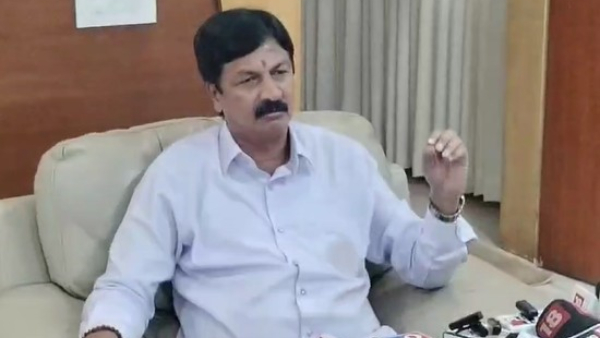 Ramesh Jarkiholi Supports Basanagouda Patil Yatnal Expulsion Cancellation