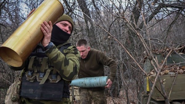 Putin Urges Snap Elections in Ukraine Parliament Amid Ongoing Tensions