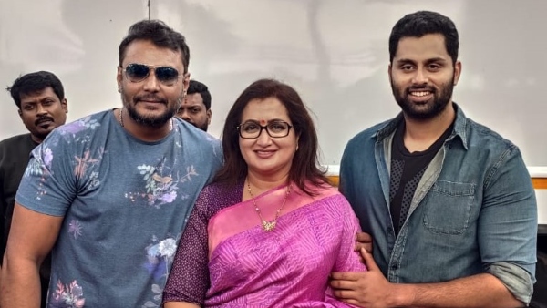 Rift Between Sumalatha Ambareesh And Actor Darshan Thoogudeepa Likely To End Today Rift Between Sumalatha Ambareesh And Actor Darshan Thoogudeepa Likely To End Today