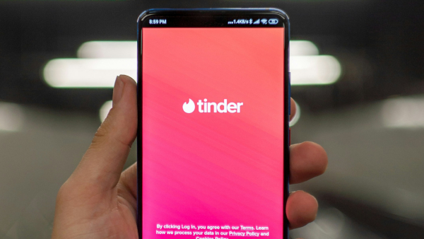 Launched Separate Tinder U Dating App For College Girl and Boy