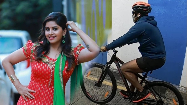 Puneeth rajkumar cycle was given to anchor anushree by his wife ashwini