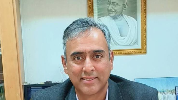 Bengaluru BBMP Chief Commissioner Tushar Girinath Changes New Commissioner amp amp Administrative