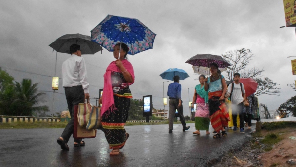 Bengaluru Face Partily Cloudy Sky With Light Thunderstorm Raifall in Isolated Place in Next 3 hours