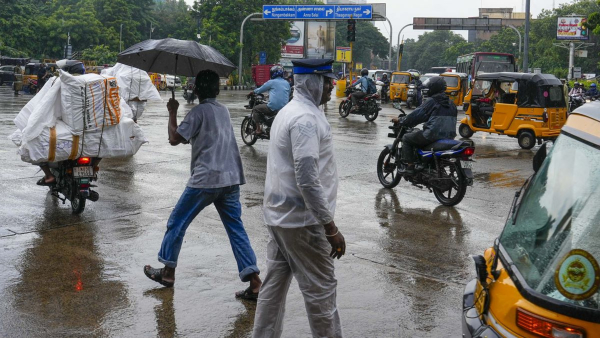 India South Few Parts Will Witnessed Heavy Rain in Next 5 Days Due Cyclone effect