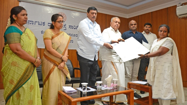 Government jobs for dependents of 1000 deceased Karnataka KSRTC employees Ramalinga Reddy