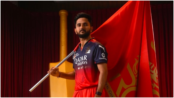 rcb vs pbks manoj bhandage plays maiden ipl 2025