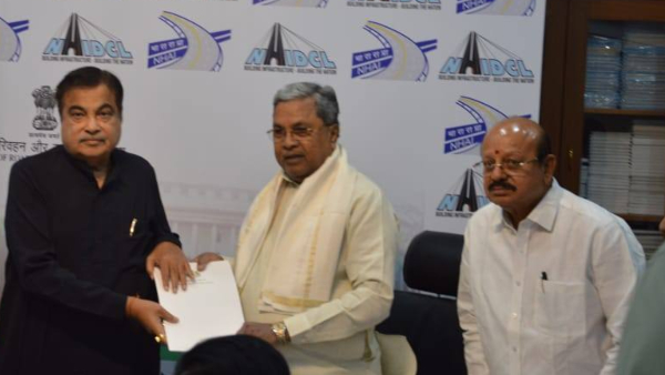 Siddaramaiah Meets Nitin Gadkari Requested For Several Road Project