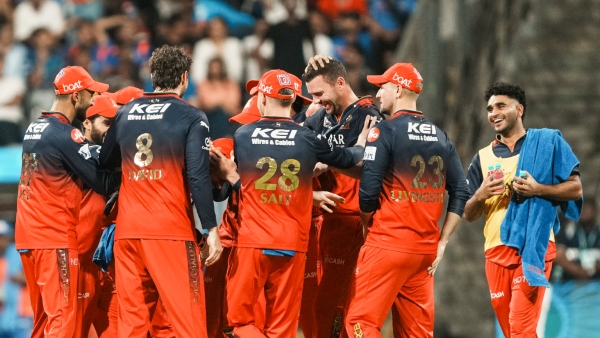 Krunal Pandya s Psychological Game Hardik Pandya s Emotional Reaction in IPL 2025 Krunal Pandya s Psychological Game Hardik Pandya s Emotional Reaction in IPL 2025