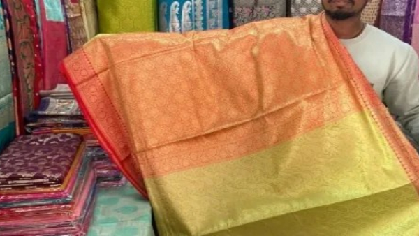 A Female IAS Officer Was Cheated After Buying Saree In Oneline