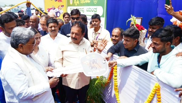 CM Siddaramaiah Distributes Subsidized Farm Equipment Defends Caste Census