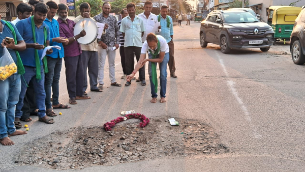Public Prayers for Potholes in Tumakuru Road Amid Lack of Repair