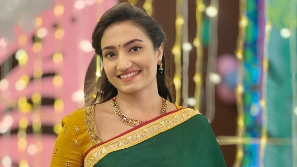 vaishnavi gowda is engaged with businessman photos viral