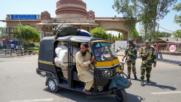 272 Pakistan Nationals Left India Through Attari In Past 2 Days 272 Pakistan Nationals Left India Through Attari In Past 2 Days