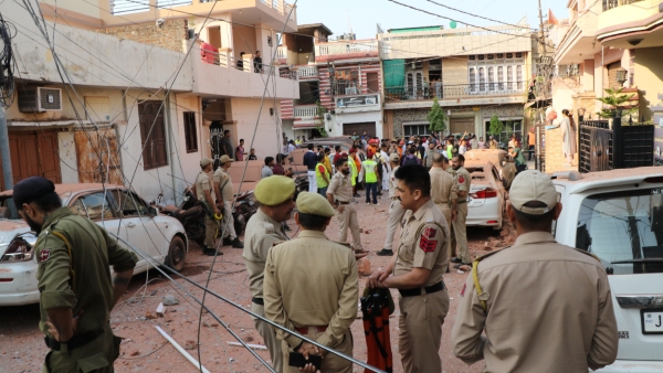 ಪಾಕಿಸ್ತಾನದ ಶೆಲ್‌ ದಾಳಿಯಲ್ಲಿ ಐಎಎಸ್ ಅಧಿಕಾರಿ ಸಾವು, ಸಿಬ್ಬಂದಿಗೆ ಗಾಯ, ಒಮರ್ ...