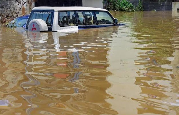 Heavy Rain Disruption in Bengaluru What did CM and DCM Siddaramaiah and DK Shivakumar Reaction