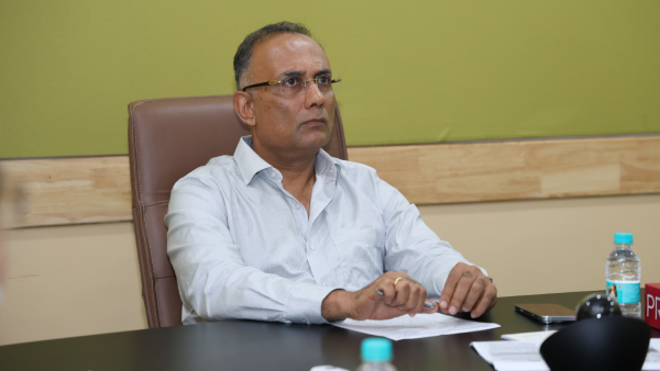 Dinesh Gundu Rao instructs officials to respond immediately to public problems caused by rain