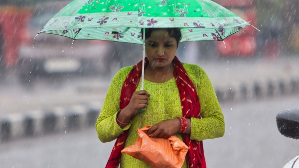 Heavy Rain Likely In Several Karnataka Districts Till May 19 Weather Alert