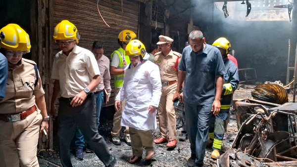 tragic-fire-near-charminar-17-dead-including-6-children-in-hyderabad tragic-fire-near-charminar-17-dead-including-6-children-in-hyderabad