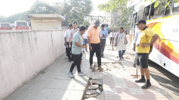 New Chief Commissioner Maheshwar Rao takes Class for BBMP Officers