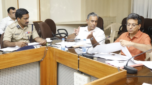 New Chief Commissioner Maheshwar Rao takes Class for BBMP Officers